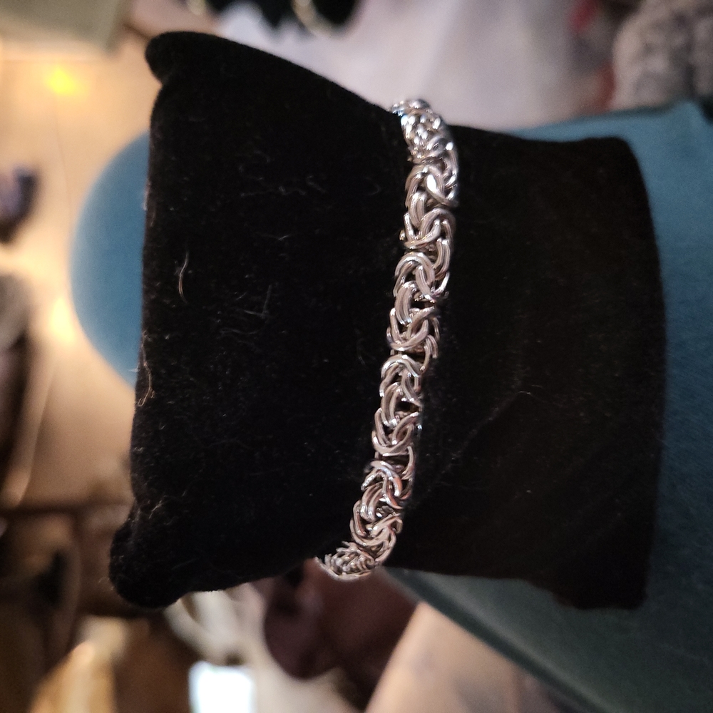 Beautiful ladies bracelet
